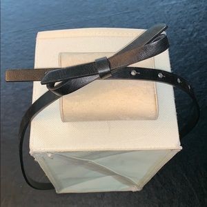 EUC Black Bow Skinny Belt